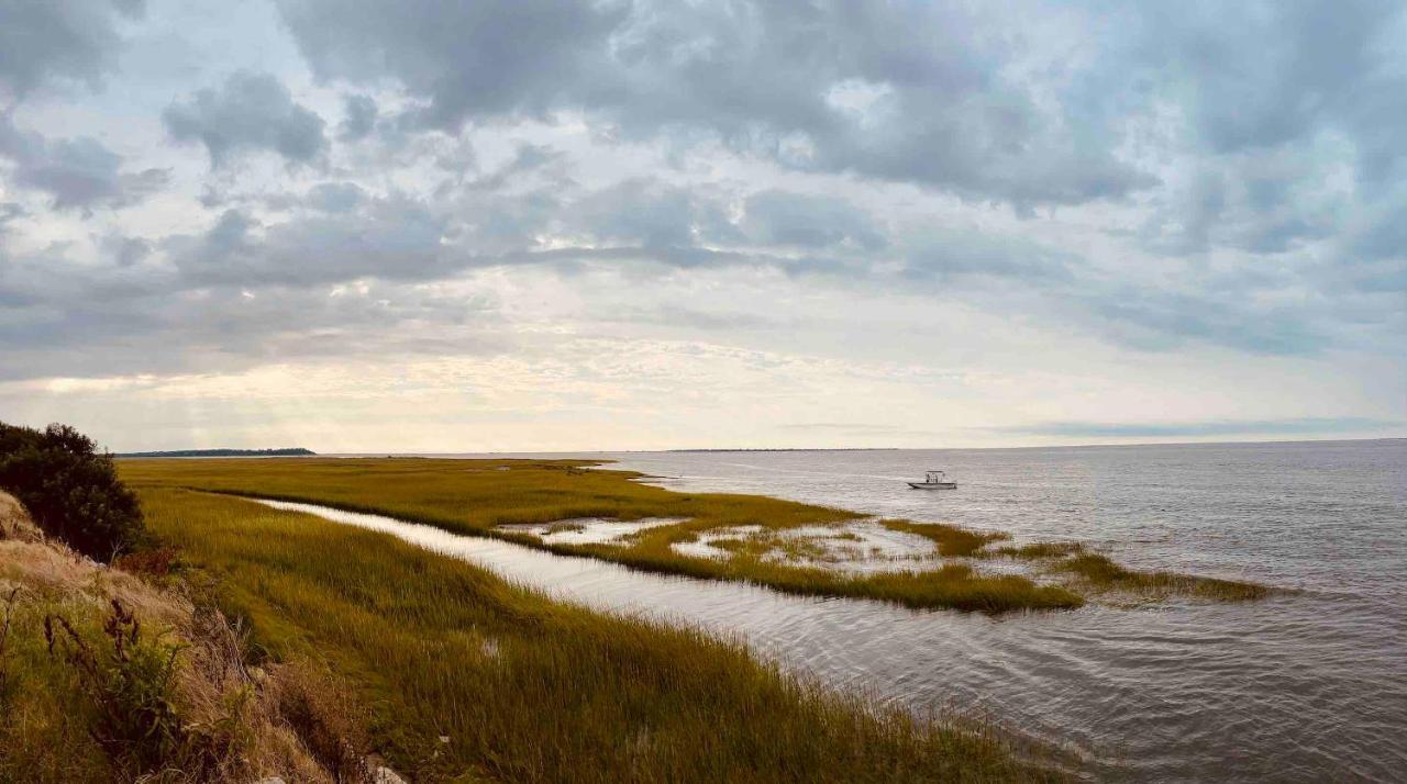 Comfort Suites Chincoteague Island Bayfront Resort Exterior foto