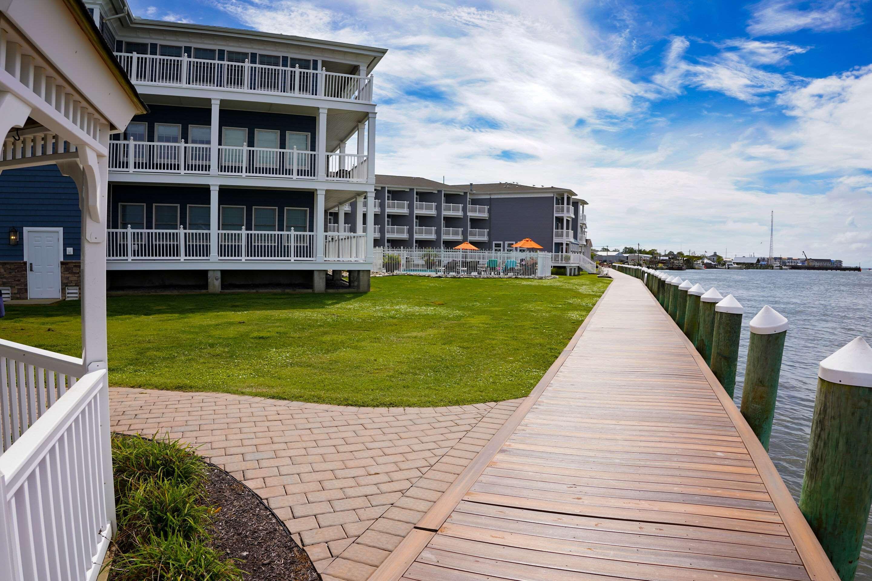 Comfort Suites Chincoteague Island Bayfront Resort Exterior foto